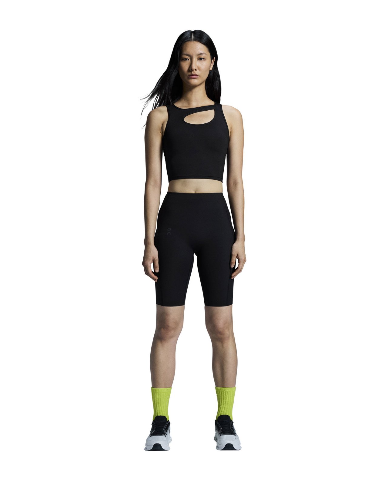 On - bustiera - Studio Cut-Out Crop W - Black