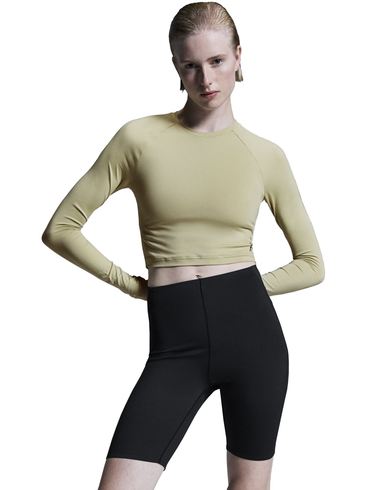 On - bluza - Studio Long-T Crop W - White