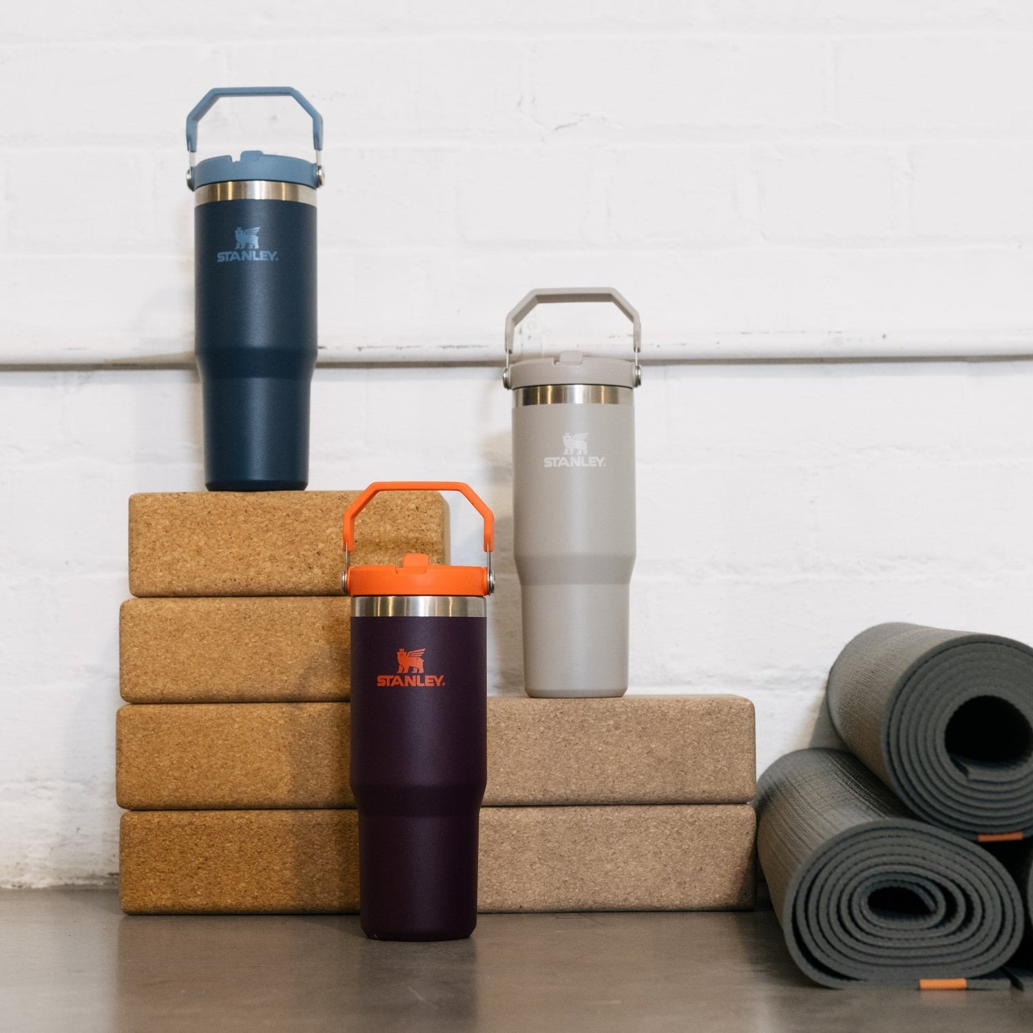 Stanley - termos tip sticla cu pai - Iceflow Flip Straw Tumbler - Plum - 890 ml