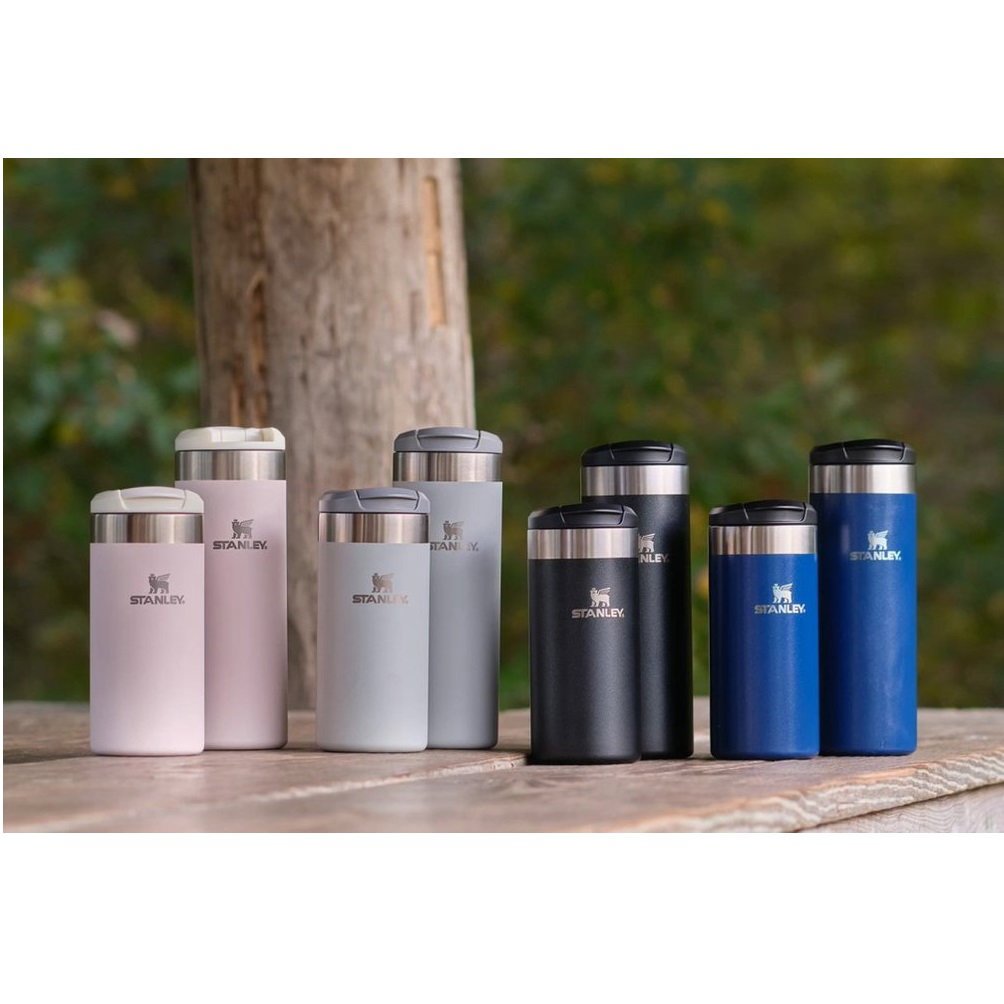 Stanley - termos mic calatorie The Aerolight Transit Mug - roz deschis cuart - 470 ml